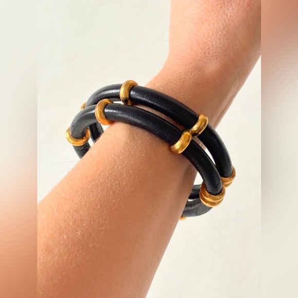 Vintage cuff bracelet CHANEL by Karl Lagerfeld - Picture 10 of 13